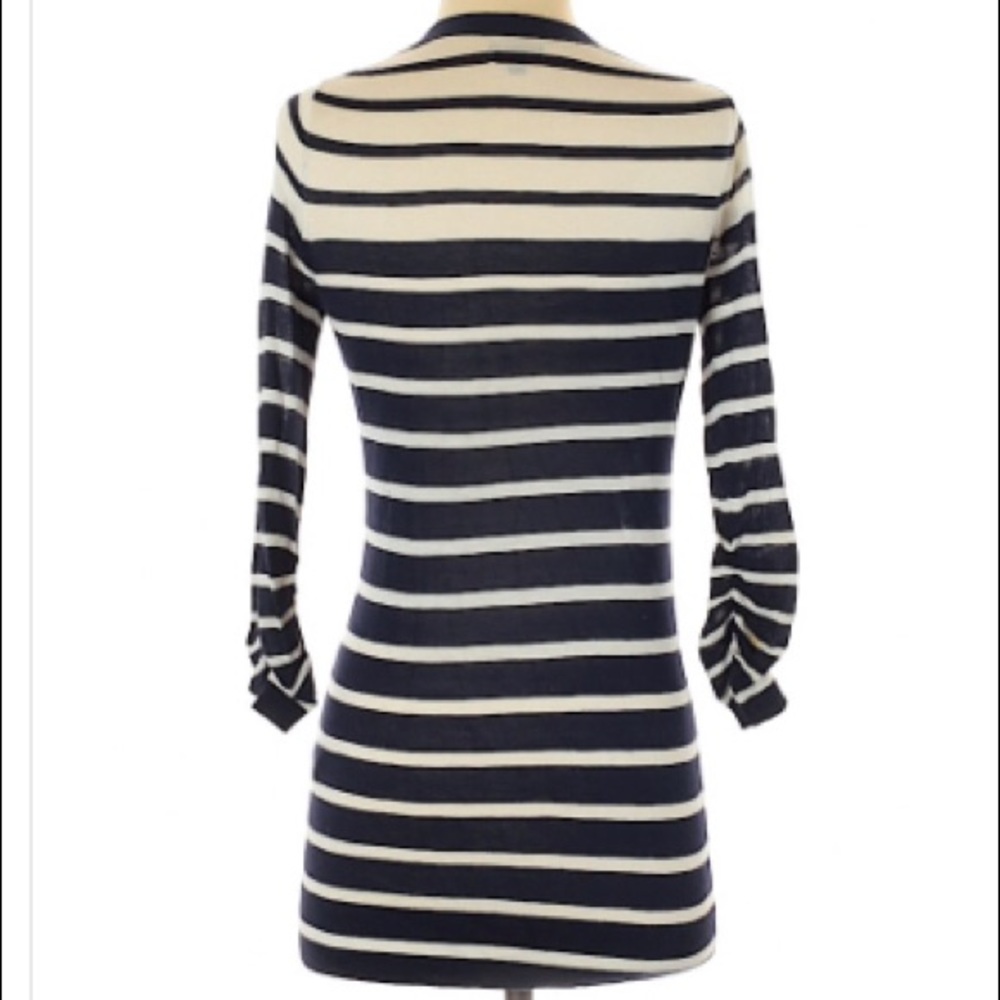 Express a Cardigan - Picture 2 of 2